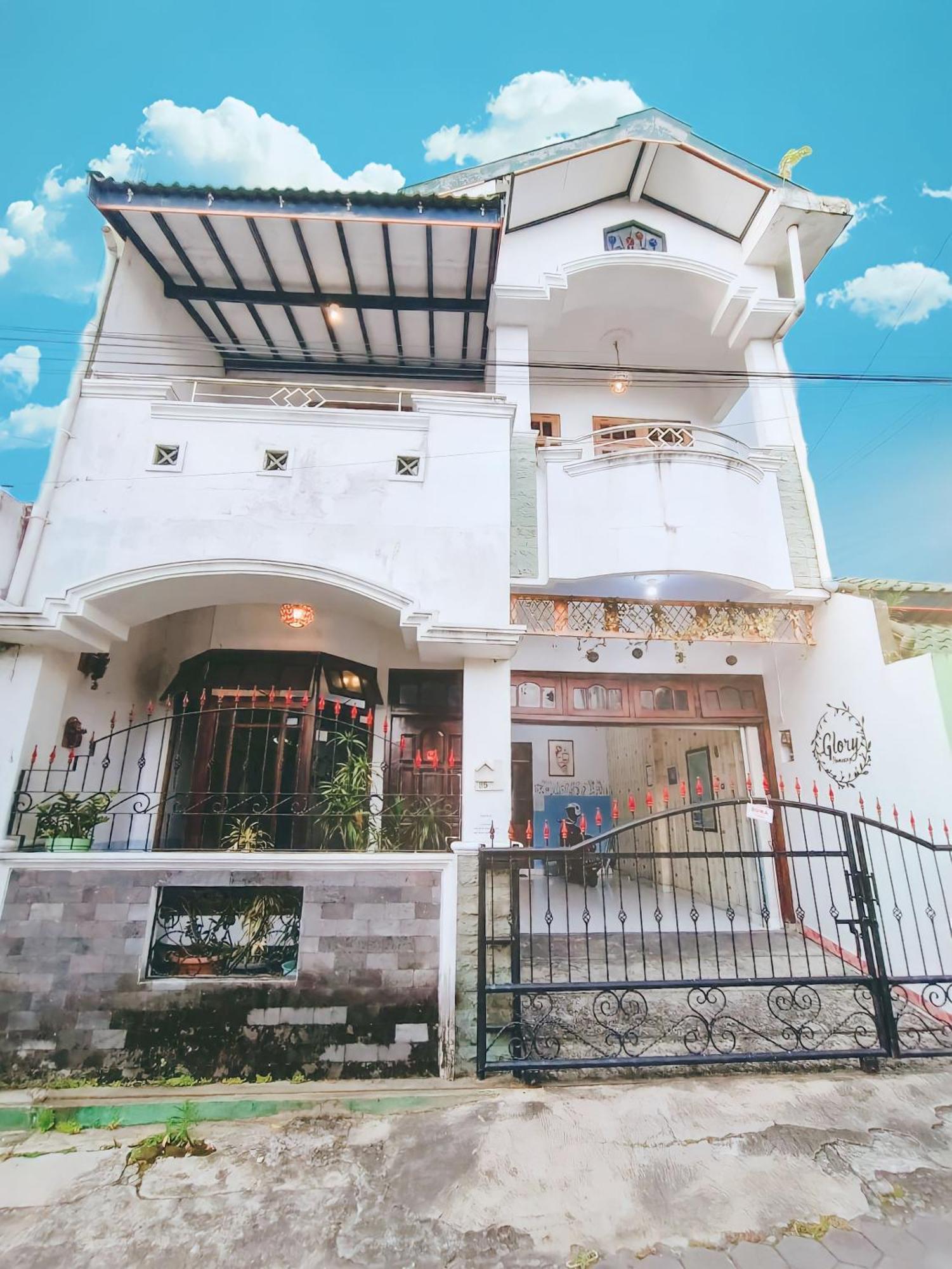 Glory Homestay Yogyakarta Kültér fotó